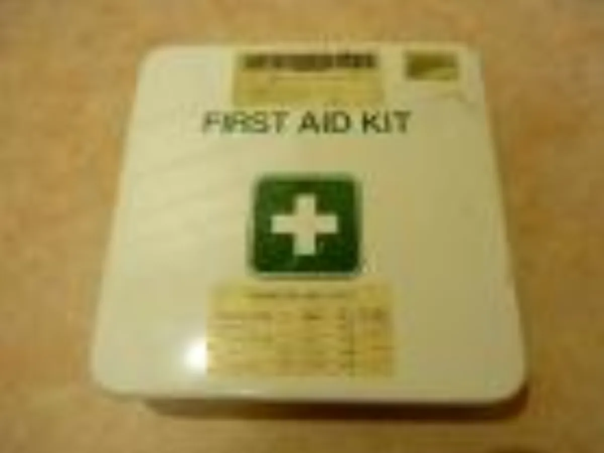 ミリタリーショップ 南国百貨店.COM|沖縄 FIRST AID KIT 中身入り スチールケース [Z MED-005 記録写真1