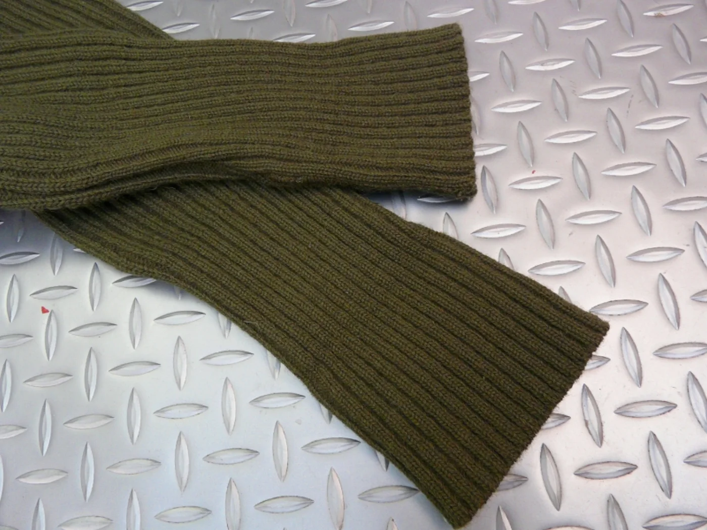 ミリタリーショップ 南国百貨店.COM|沖縄 100% WOOL セーター ARMY 42 [ZZ H-379] - 1 記録写真8