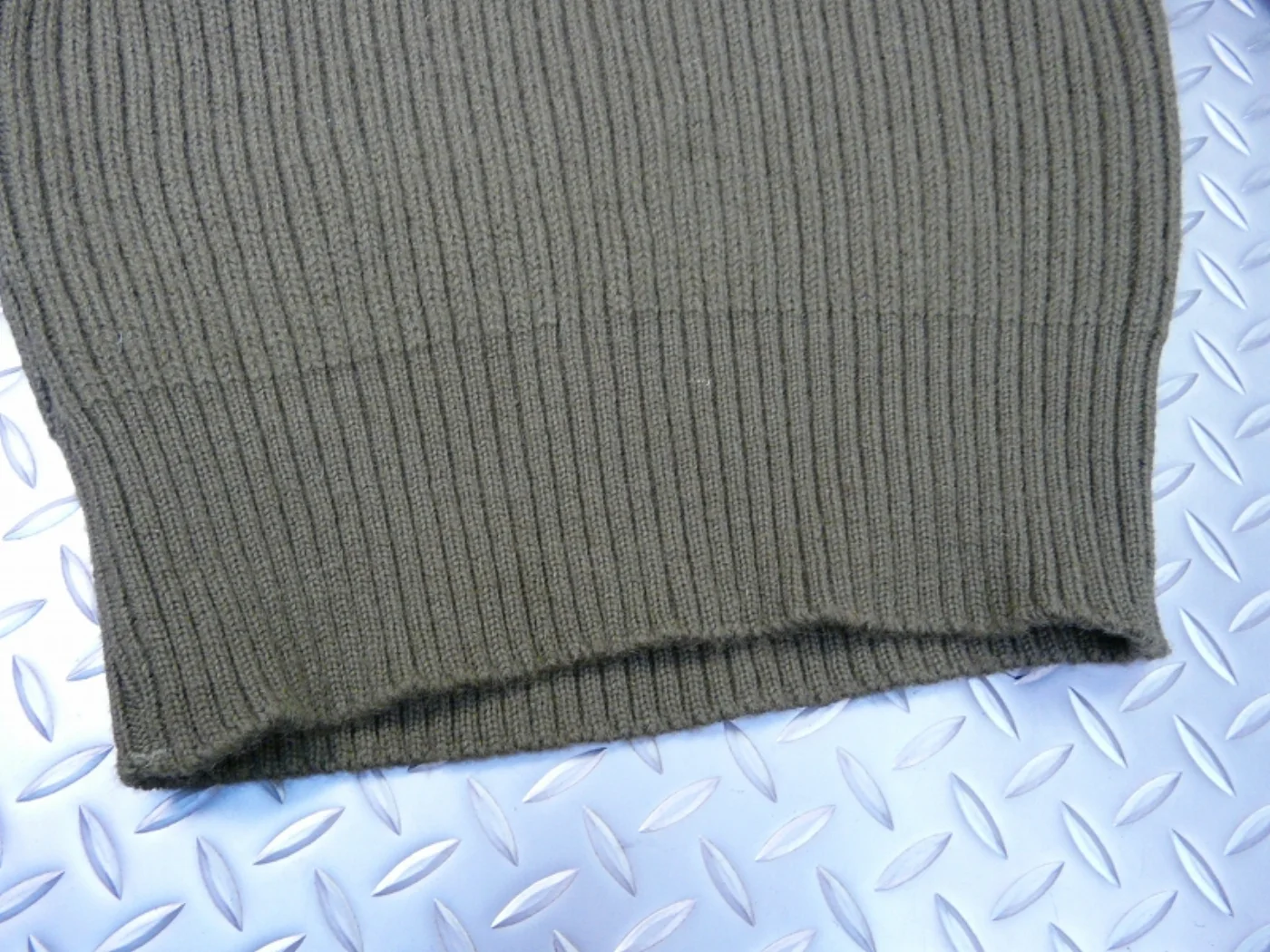 ミリタリーショップ 南国百貨店.COM|沖縄 100% WOOL セーター ARMY 46 [ZZ H-381] - 1 記録写真5