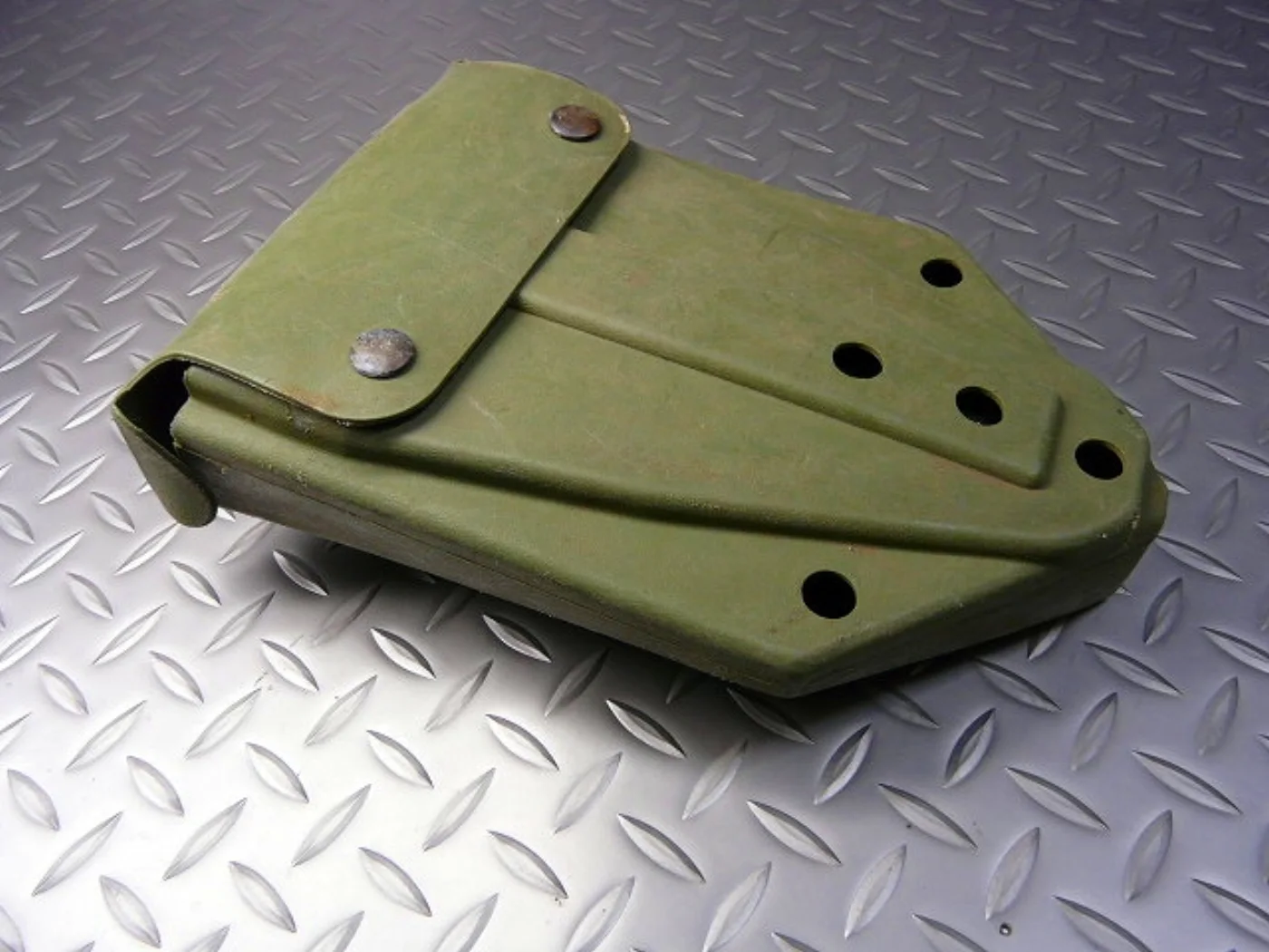 ミリタリーショップ 南国百貨店.COM|沖縄 E-TOOL 三つ折りスコップ 米軍実物 [B-1114] - E-TOO 記録写真2