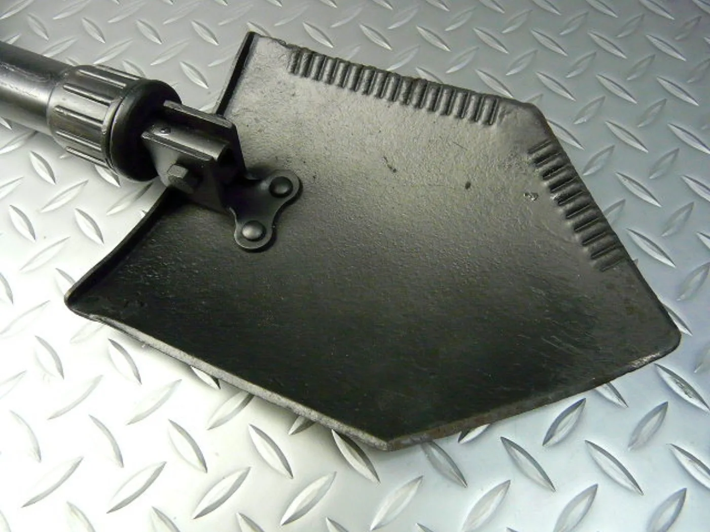 ミリタリーショップ 南国百貨店.COM|沖縄 E-TOOL 三つ折りスコップ 米軍実物 [B-1114] - E-TOO 記録写真7
