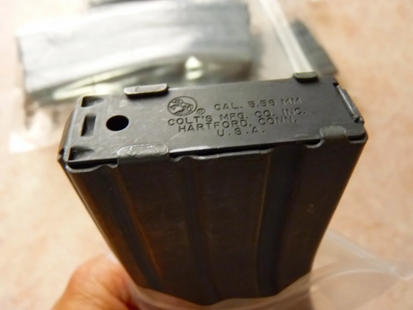 ミリタリーショップ 南国百貨店.COM|沖縄 M16 30連マガジン防水パック入り 米軍実物 COLT社製 [ZZ Q- 記録写真3