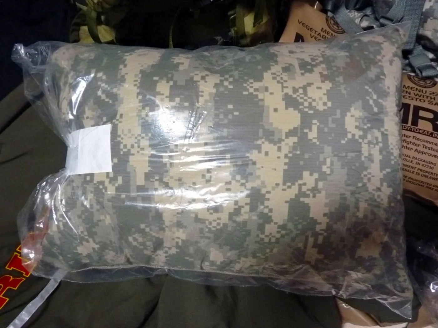 ミリタリーショップ 南国百貨店.COM|沖縄 ACU まくら 【新品】 [Q-1262] - ACU まくら程度：米軍P 記録写真3