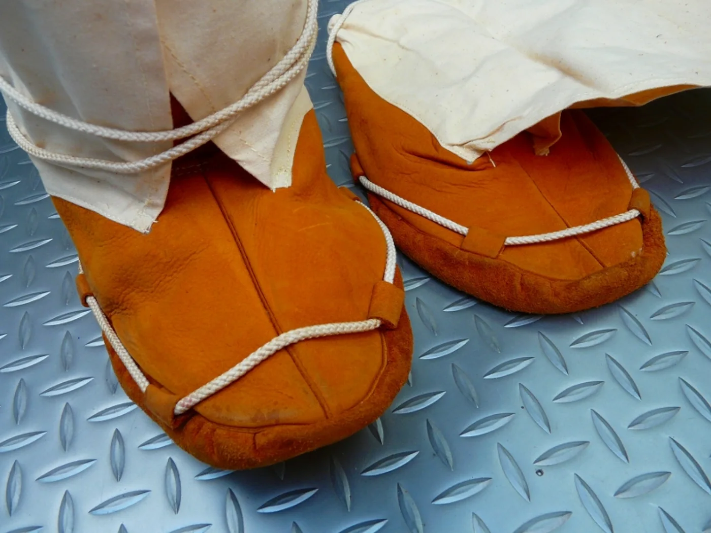 ミリタリーショップ 南国百貨店.COM|沖縄 MOCCASIN HIGH TOP SURVIVAL KIT 未使用品 [ 記録写真3