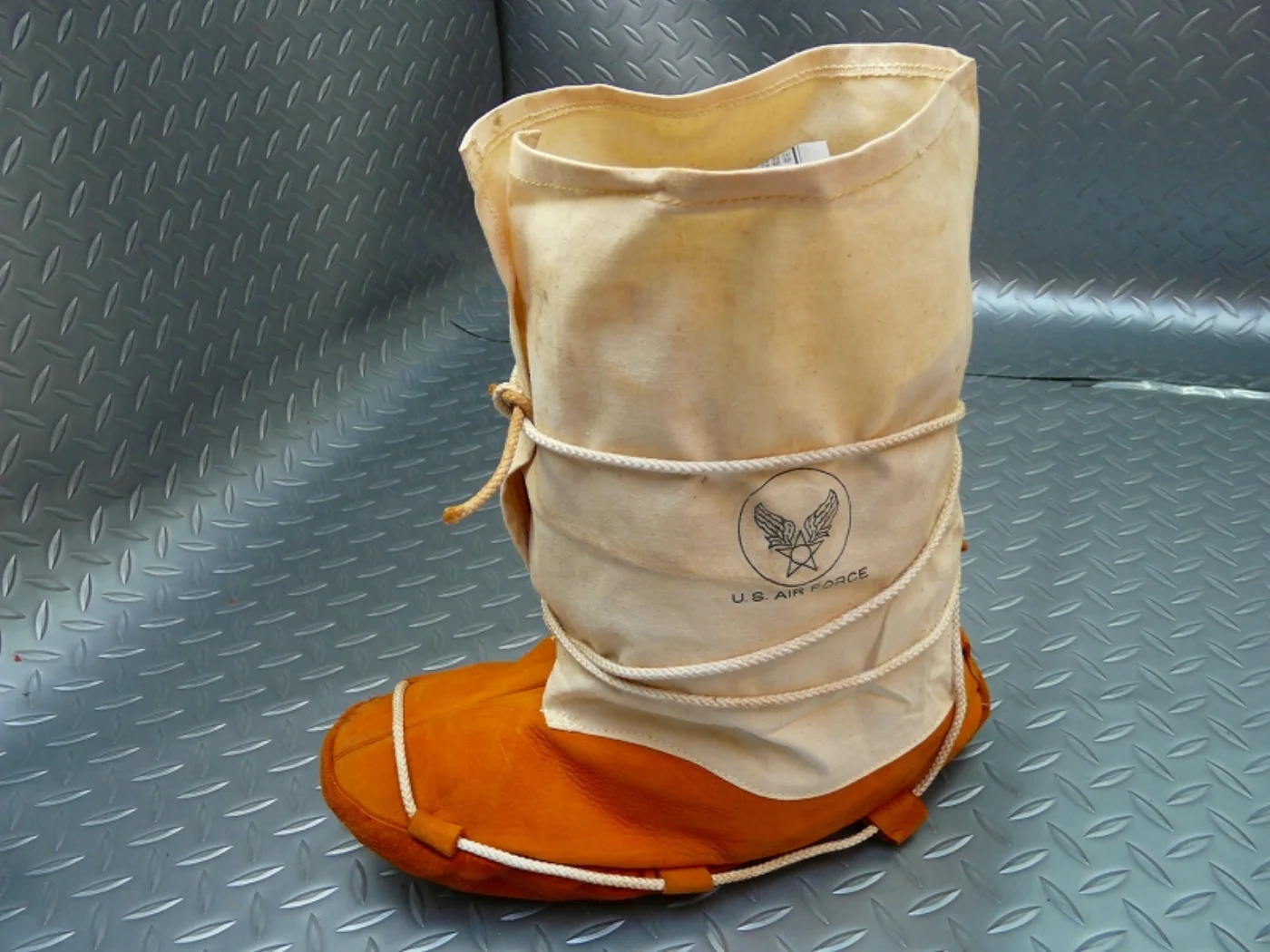 ミリタリーショップ 南国百貨店.COM|沖縄 MOCCASIN HIGH TOP SURVIVAL KIT 未使用品 [ 記録写真4