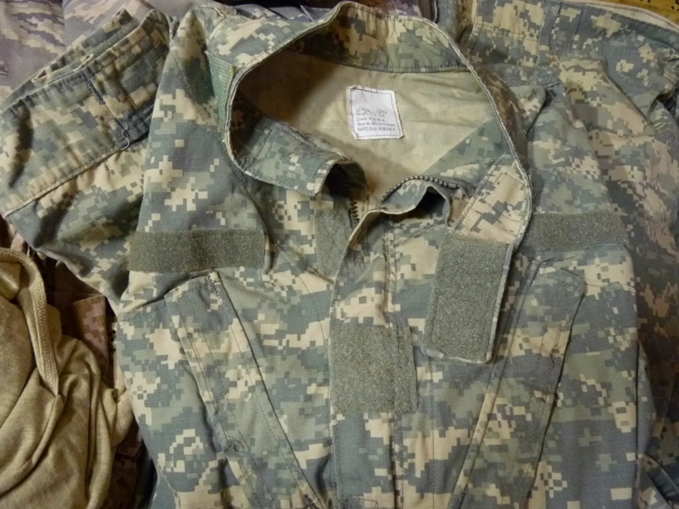 ミリタリーショップ 南国百貨店.COM|沖縄 ACU ARMY戦闘服上下セット L [Q-1328] - ACU ARM 記録写真4
