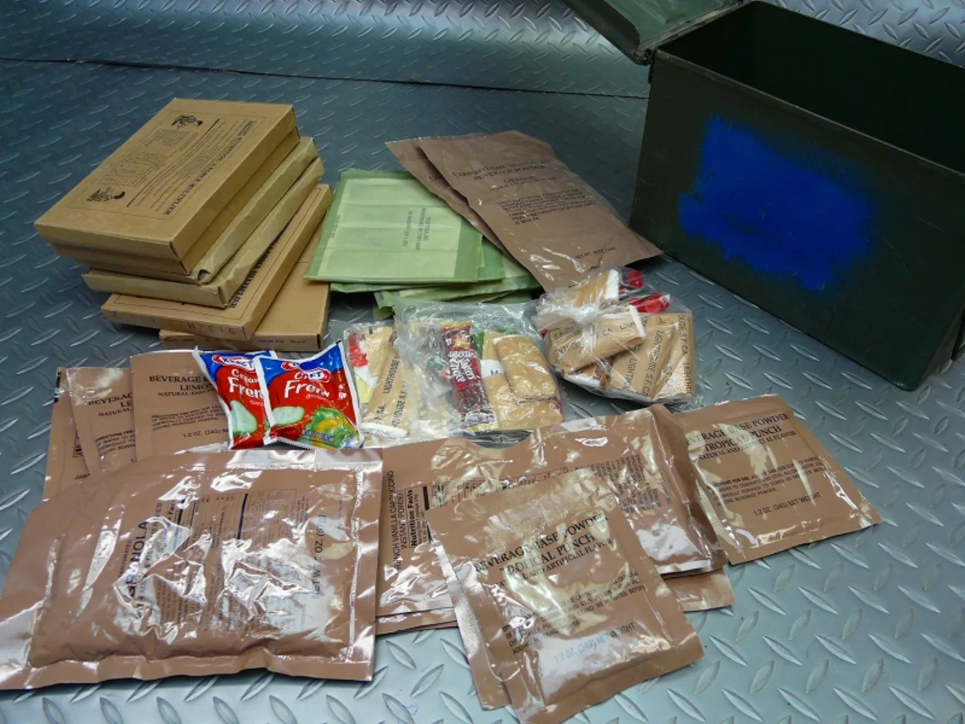 ミリタリーショップ 南国百貨店.COM|沖縄 米軍非常食セット MRE+AMMOBOX(M) [B-1240] - 米軍 記録写真6