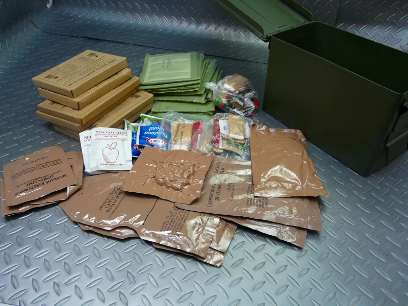 ミリタリーショップ 南国百貨店.COM|沖縄 米軍非常食セット MRE+AMMOBOX(M) [B-1241] - 米軍 記録写真6