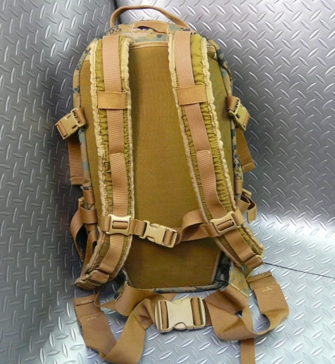 ミリタリーショップ 南国百貨店.COM|沖縄 USMC アサルトパック [F-717] - USMC アサルトパック米軍 記録写真3