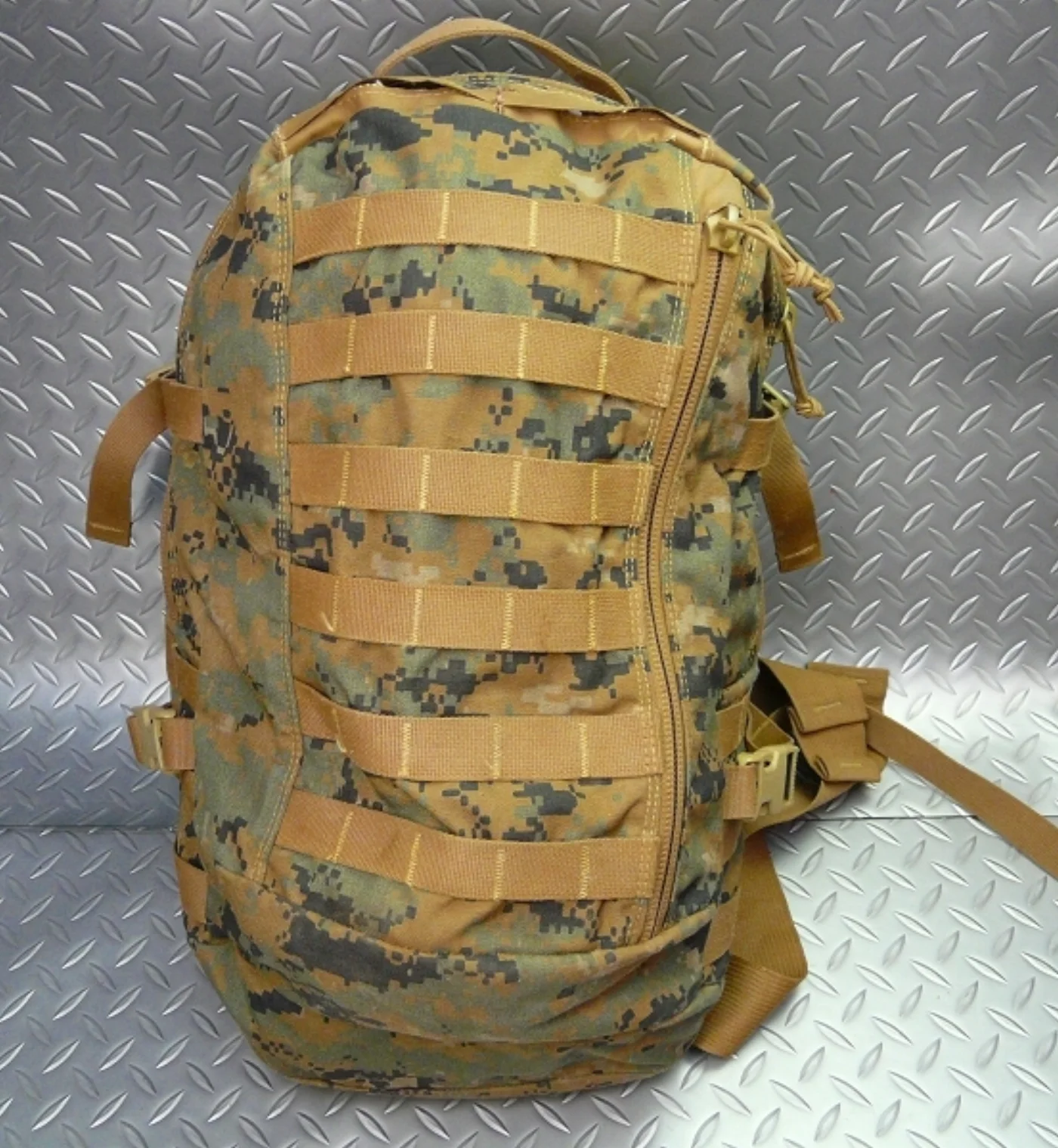 ミリタリーショップ 南国百貨店.COM|沖縄 USMC アサルトパック [F-718] - USMC アサルトパック米軍 記録写真3