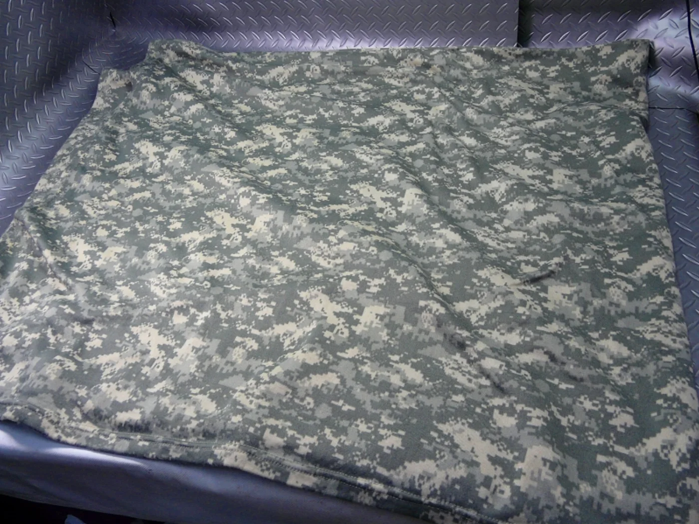 ミリタリーショップ 南国百貨店.COM|沖縄 ACU マルチカバー キルト 180cm×440㎝ [ZZ A-603] 記録写真2
