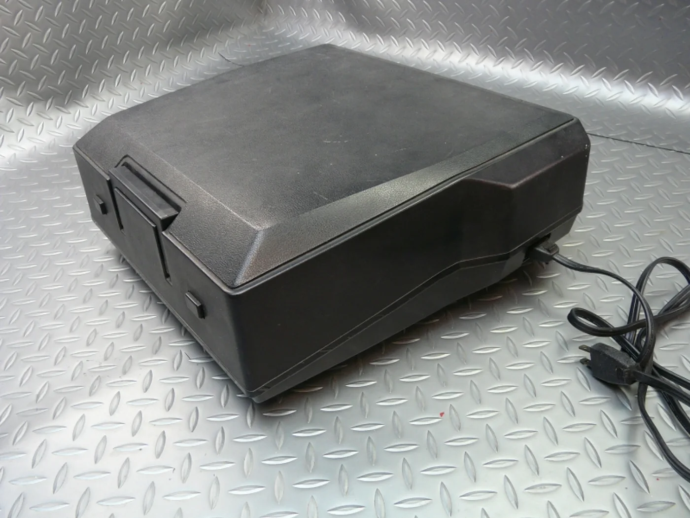 ミリタリーショップ 南国百貨店.COM|沖縄 電動タイプライター brother製 米軍放出品 [ZZ B-1243] 記録写真2