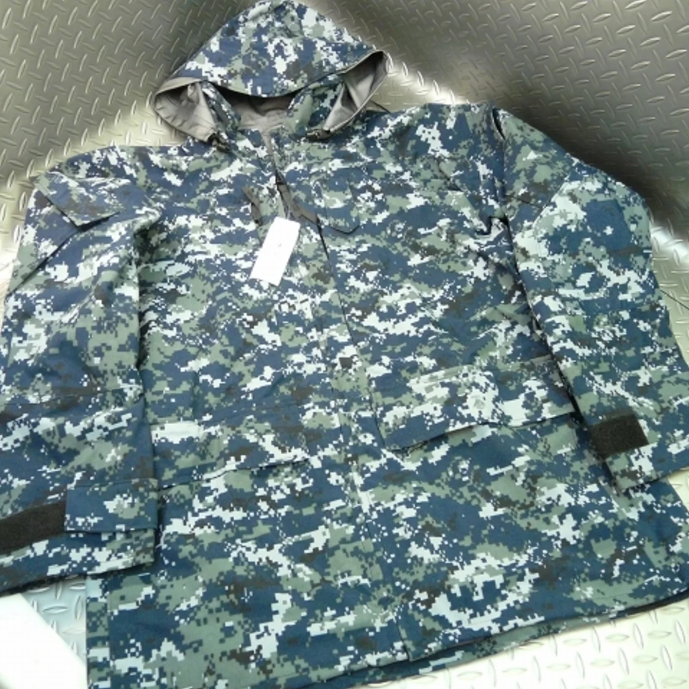 ミリタリーショップ 南国百貨店.COM|沖縄 U.S.NAVY ゴアテックスパーカー 新品 M-R 最新GORE-TEX 記録写真2