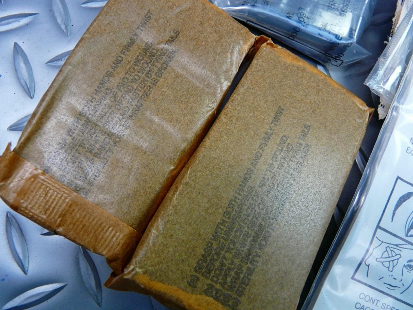 ミリタリーショップ 南国百貨店.COM|沖縄 FIRST AID KIT 中身入り 新品 [ZZ D-1684] - F 記録写真7