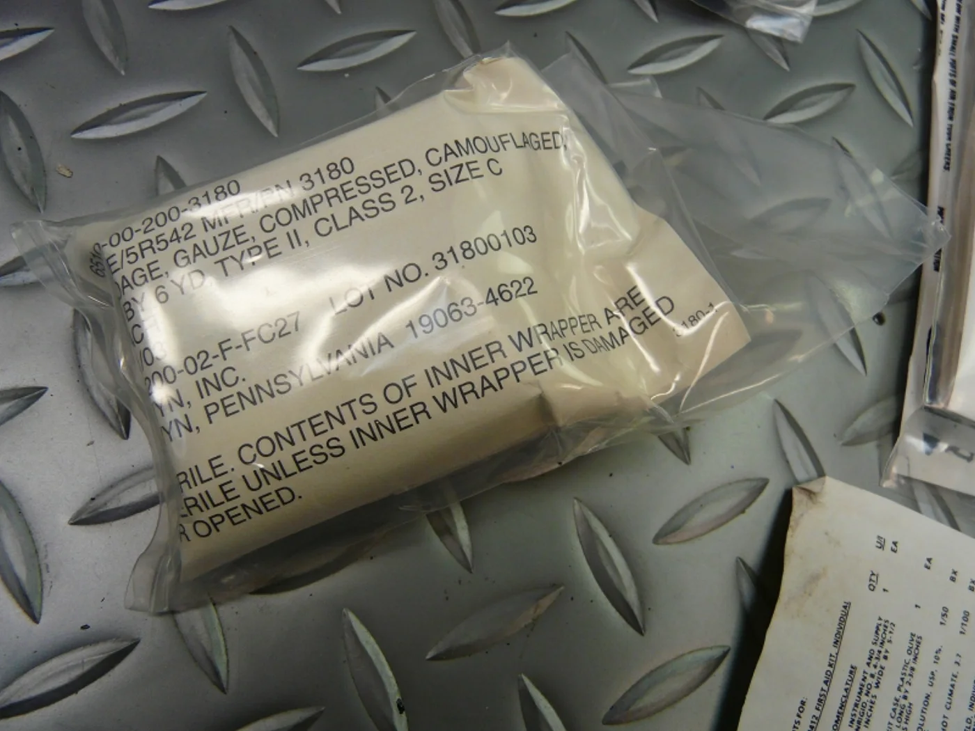 ミリタリーショップ 南国百貨店.COM|沖縄 FIRST AID KIT 中身入り 新品 [ZZ D-1685] - F 記録写真8