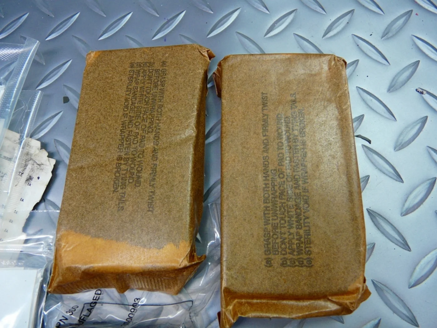 ミリタリーショップ 南国百貨店.COM|沖縄 FIRST AID KIT 中身入り 新品 [ZZ D-1686] - F 記録写真7