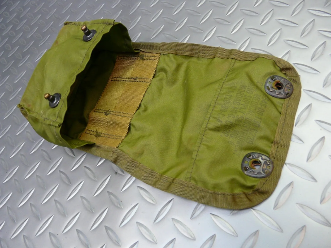 ミリタリーショップ 南国百貨店.COM|沖縄 FIRST AID KIT 空ケース [ZZ D-1696] - FIRS 記録写真4
