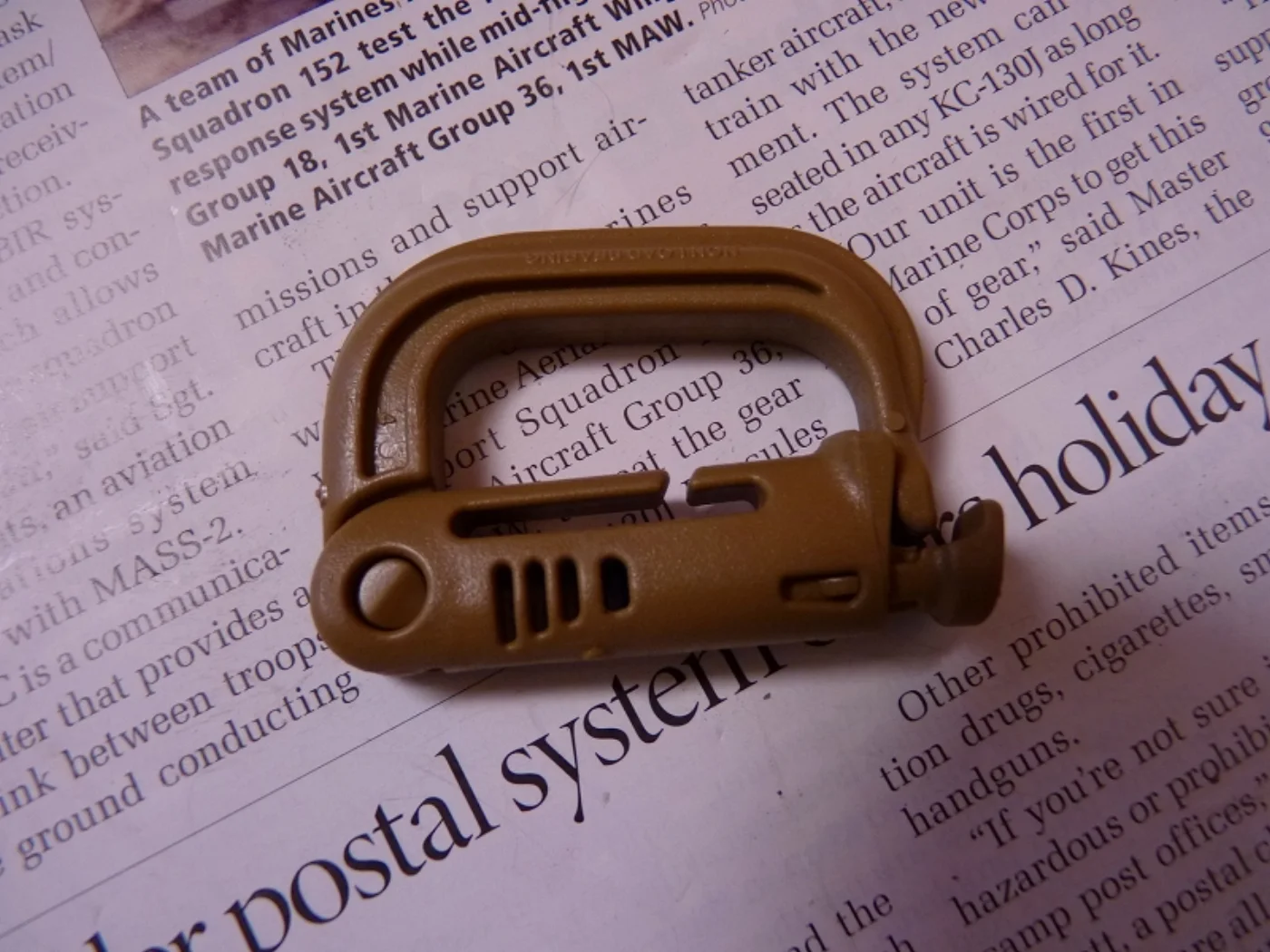 ミリタリーショップ 南国百貨店.COM|沖縄 GRIMLOC CARABINER MOLLE用クリップ コヨーテ [Q- 記録写真2