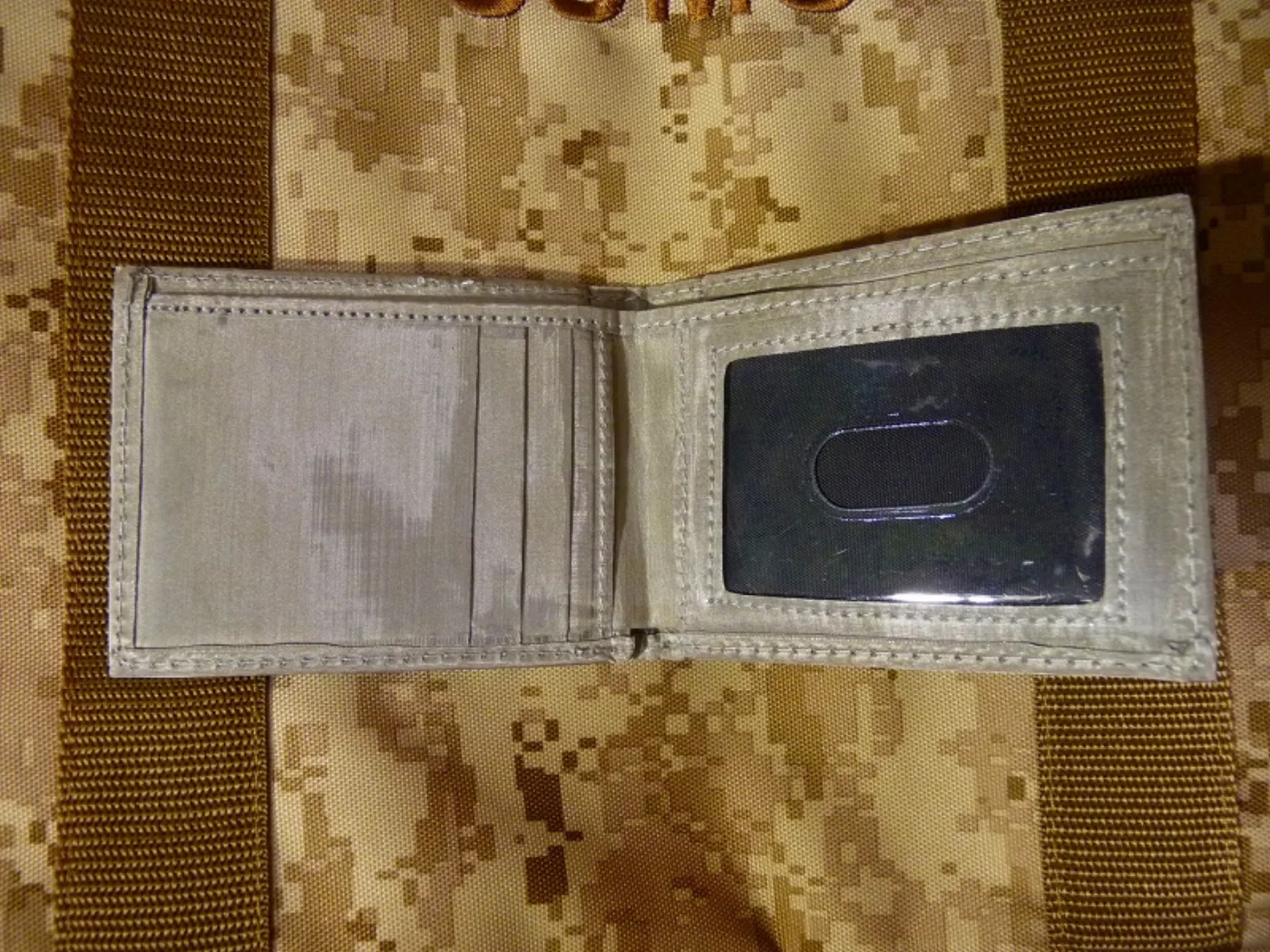 ミリタリーショップ 南国百貨店.COM|沖縄 USMC グローバルアンカーコイン付き 財布 新品 [ZZ Q-1385] 記録写真4