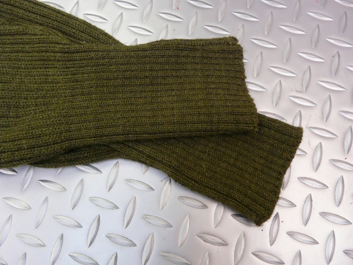 ミリタリーショップ 南国百貨店.COM|沖縄 100% WOOL セーター ARMY 38 [ZZ H-380] - 1 記録写真6