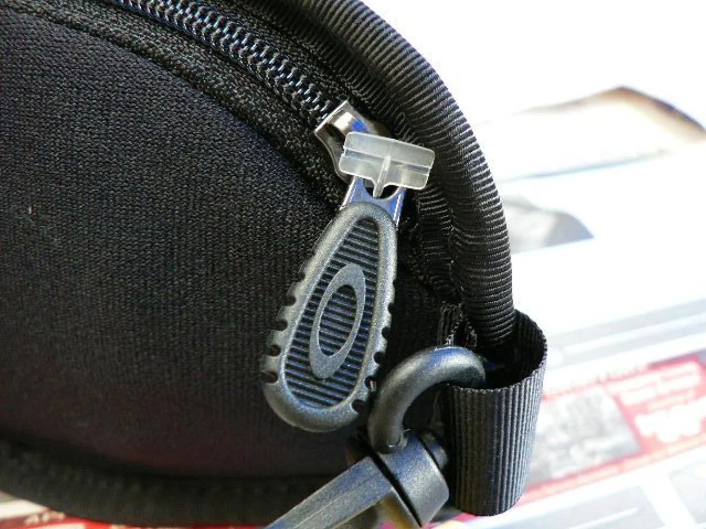 ミリタリーショップ 南国百貨店.COM|沖縄 ESS ゴーグル（中古）＋OAKLEYのケース（新品） [E-560] - 記録写真5