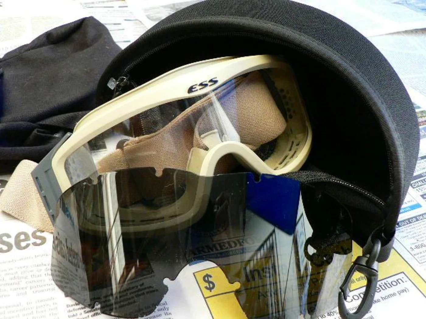 ミリタリーショップ 南国百貨店.COM|沖縄 ESS ゴーグル（中古）＋OAKLEYのケース（新品） [E-560] - 記録写真7