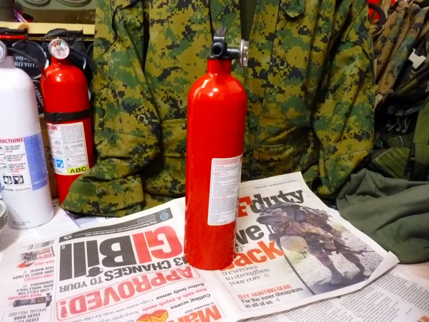 ミリタリーショップ 南国百貨店.COM|沖縄 米軍基地内使用 小型の消火器・車載ニトロ風に！ [ZZ Q-1450] - 記録写真7