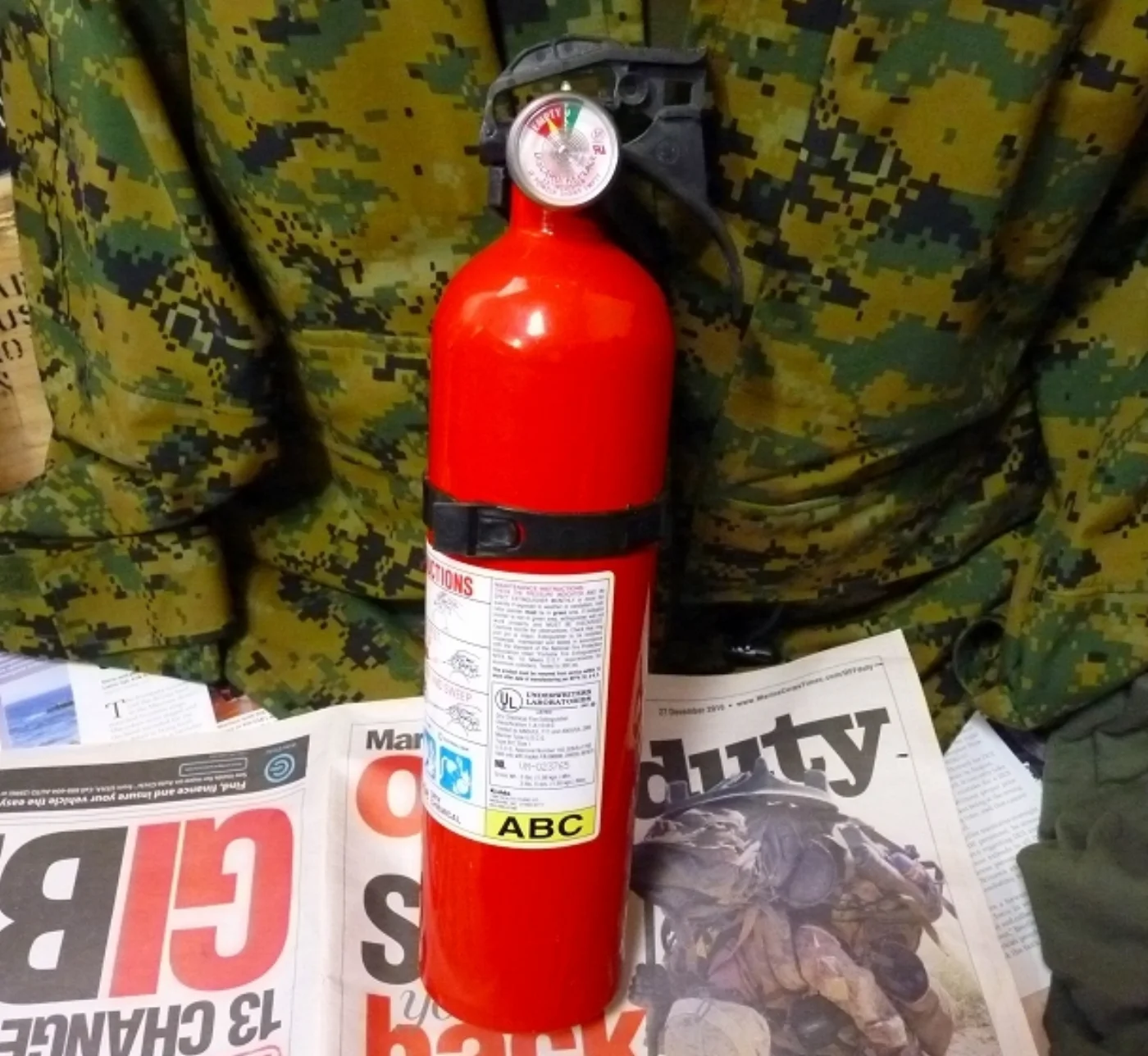 ミリタリーショップ 南国百貨店.COM|沖縄 米軍基地内使用 小型の消火器・車載ニトロ風に！ [ZZ Q-1451] - 記録写真2