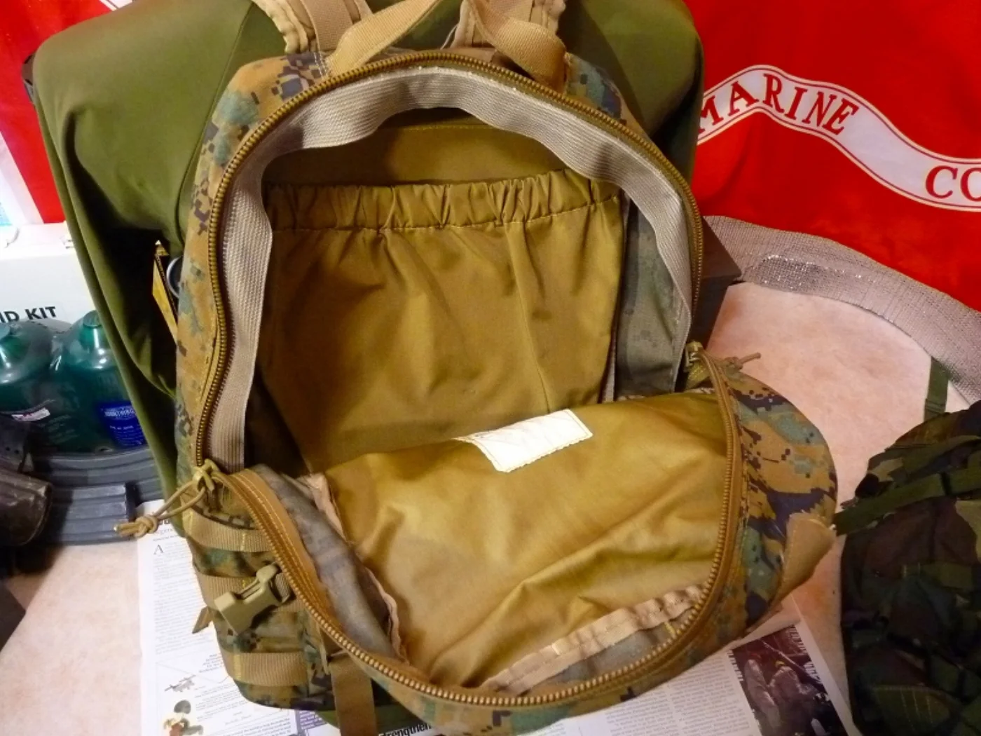 ミリタリーショップ 南国百貨店.COM|沖縄 USMC アサルトパック コヨーテジップ 中古良品 [ZZ Q-1460] 記録写真5