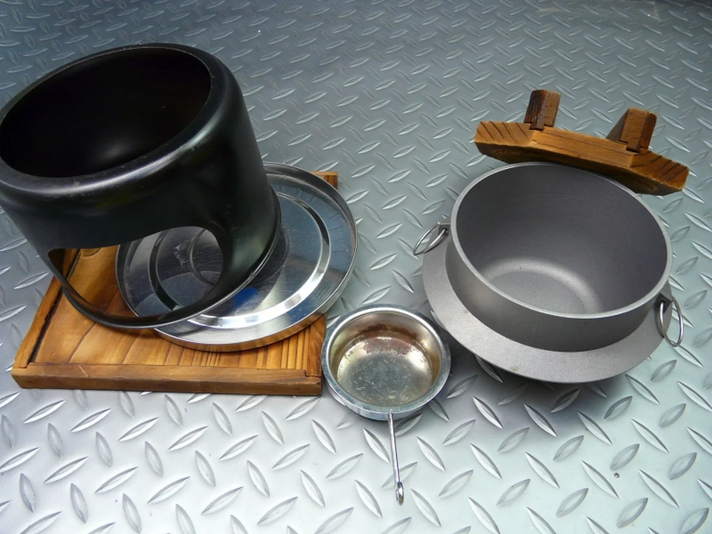 ミリタリーショップ 南国百貨店.COM|沖縄 １合炊き 羽釜セット [ZZ B-1264] - １合炊き 羽釜セット固形 記録写真3