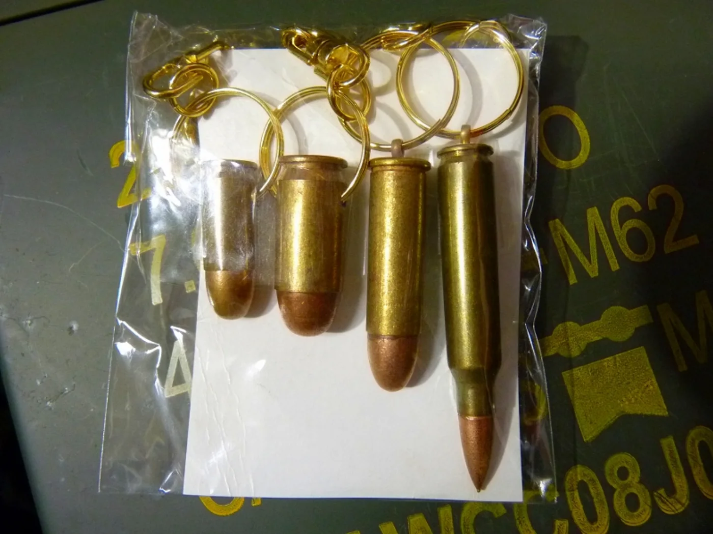 ミリタリーショップ 南国百貨店.COM|沖縄 薬莢キーホルダー ４個セット [Q-1475] - 薬莢キーホルダー４個セ 記録写真2