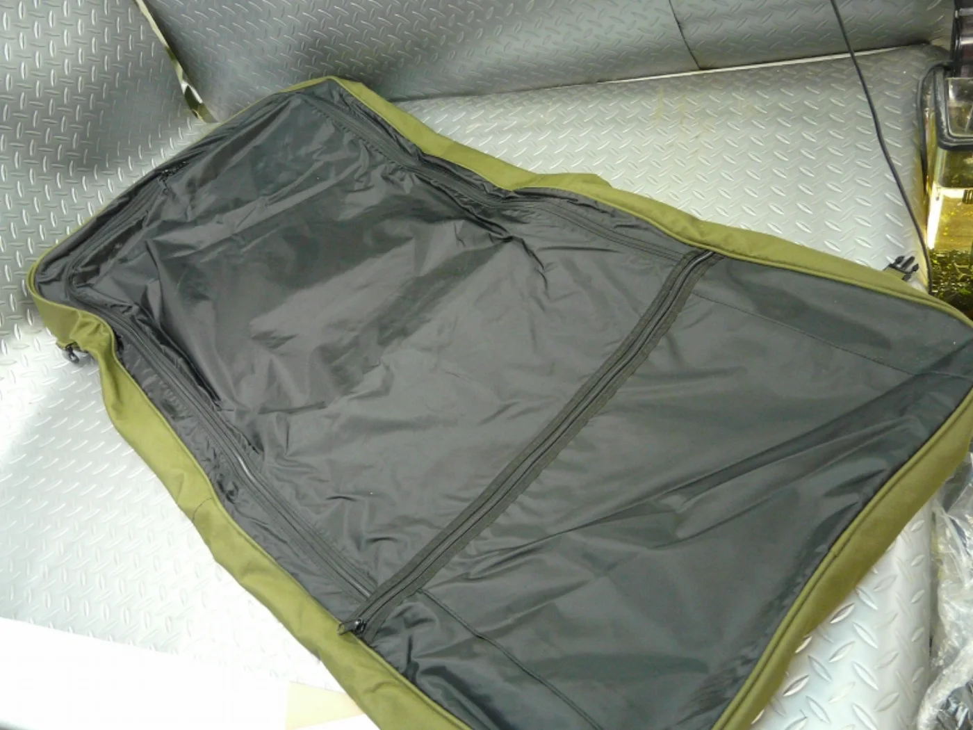 ミリタリーショップ 南国百貨店.COM|沖縄 USMC スーツ収納カバン [A-611] - USMC スーツ収納カバン 記録写真5