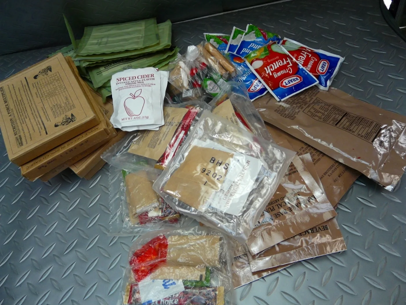 ミリタリーショップ 南国百貨店.COM|沖縄 米軍非常食セット MRE+AMMOBOX(M) [B-1249] - 米軍 記録写真4