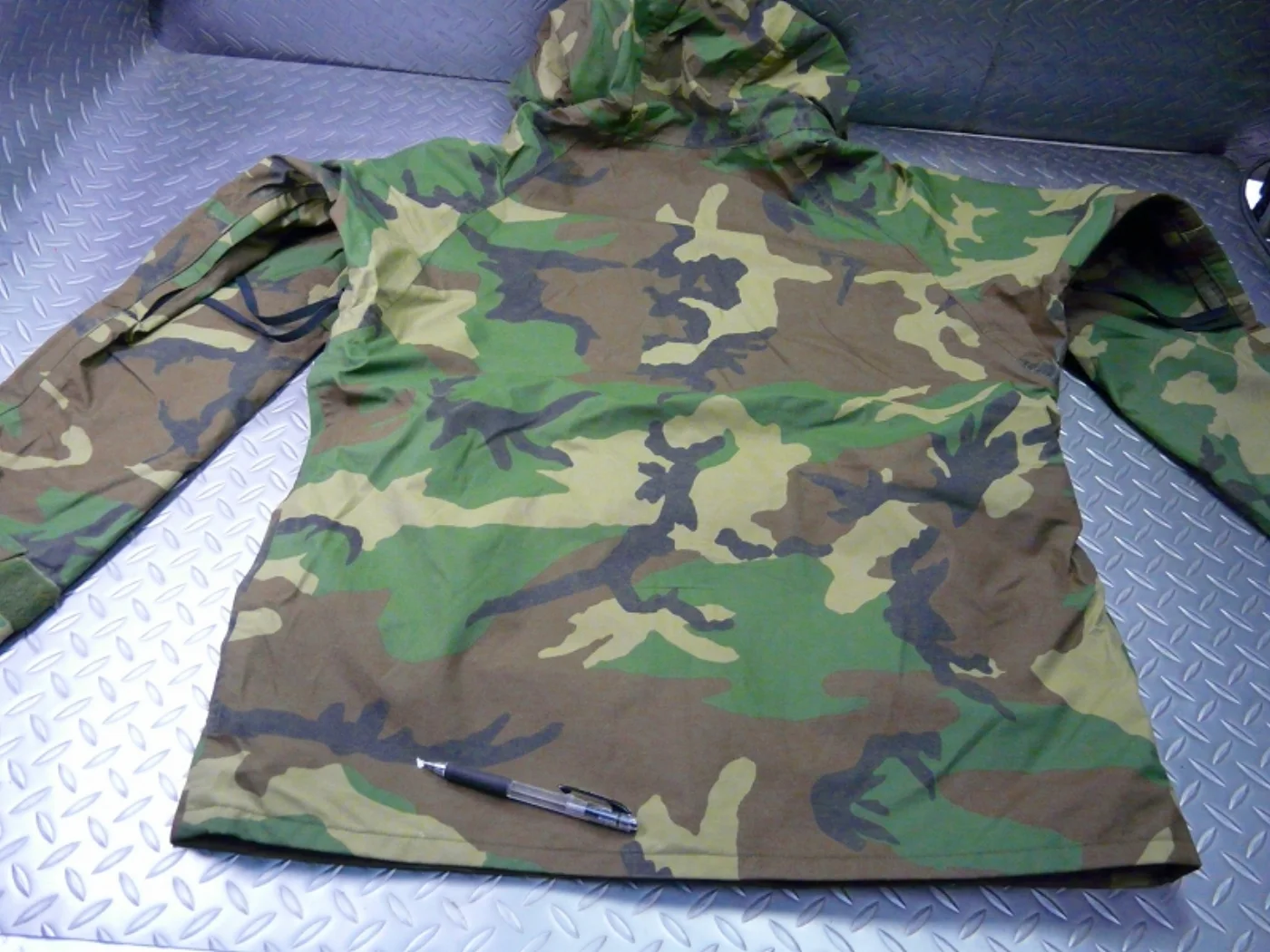 ミリタリーショップ 南国百貨店.COM|沖縄 USMC ゴアテックスパーカー M-R 特価品 [ZZ K-428-1] 記録写真5