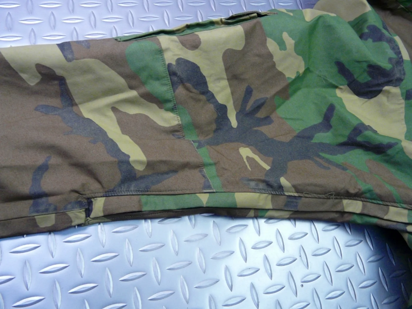 ミリタリーショップ 南国百貨店.COM|沖縄 USMC ゴアテックスパーカー M-R 特価品 [ZZ K-428-1] 記録写真7