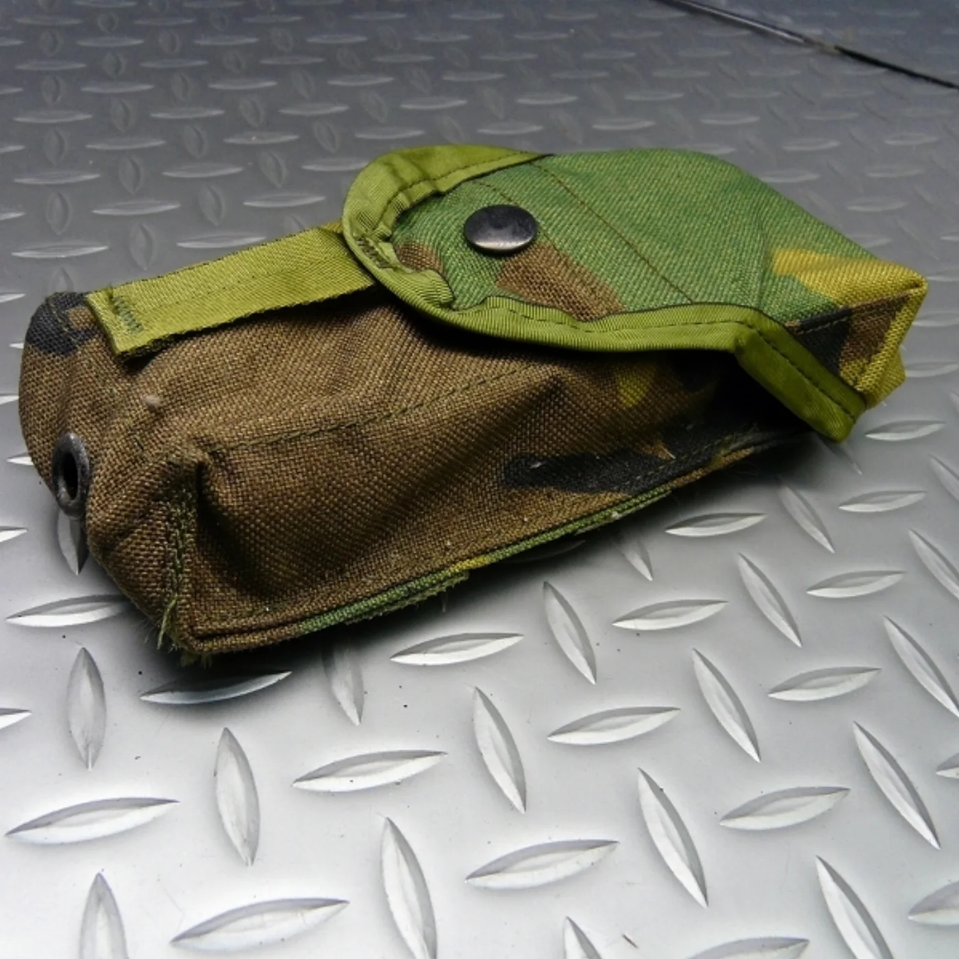 ミリタリーショップ 南国百貨店.COM|沖縄 M16 ３０連用マガジンポーチ シングル（マガジン付き） [ZZ C-12 記録写真2