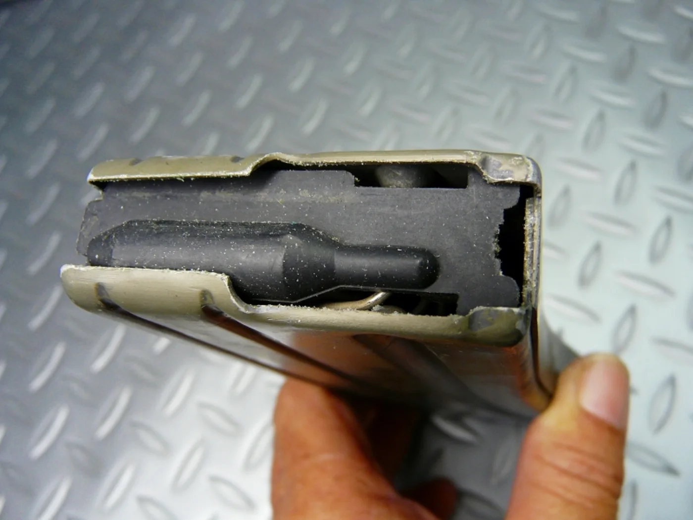 ミリタリーショップ 南国百貨店.COM|沖縄 M16 ３０連用マガジンポーチ シングル（マガジン付き） [ZZ C-12 記録写真8