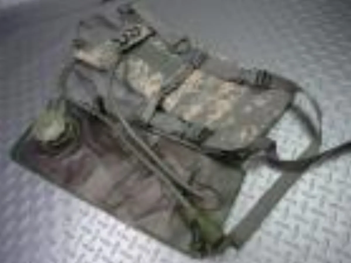 ミリタリーショップ 南国百貨店.COM|沖縄 ACU MOLLE II ハイドロパック 新品 [X-348] - ACU 記録写真1