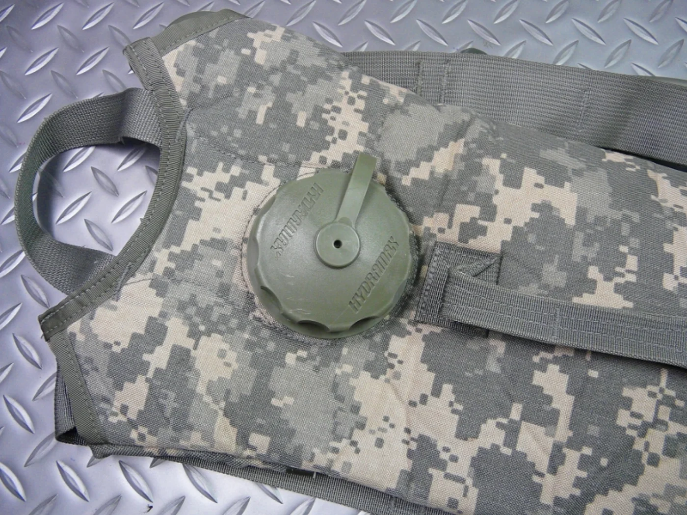 ミリタリーショップ 南国百貨店.COM|沖縄 ACU MOLLE II ハイドロパック 新品 [X-348] - ACU 記録写真8