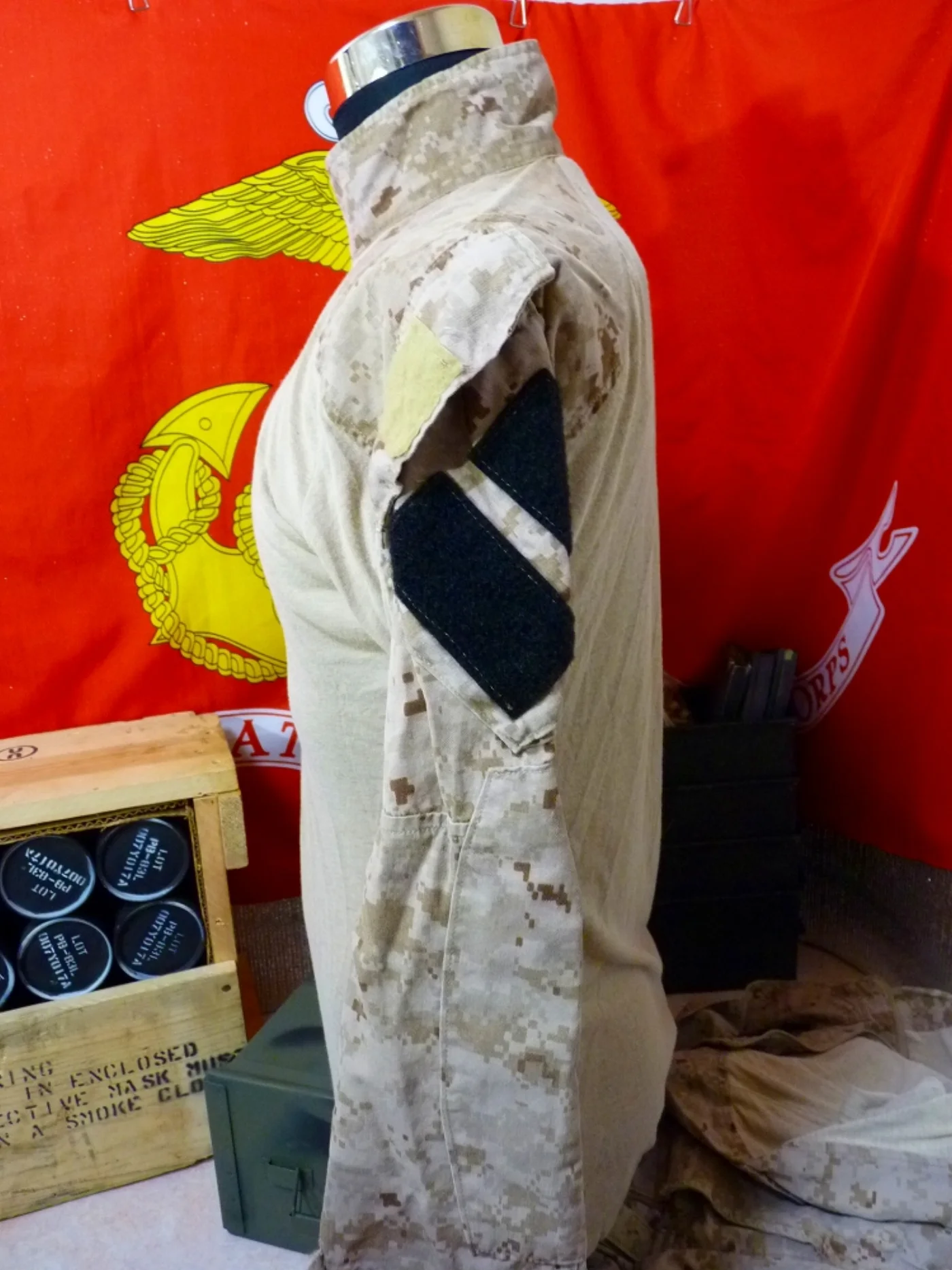 ミリタリーショップ 南国百貨店.COM|沖縄 USMC 海兵隊 FROG コンバットシャツ S-R [ZZ Q-1530 記録写真3