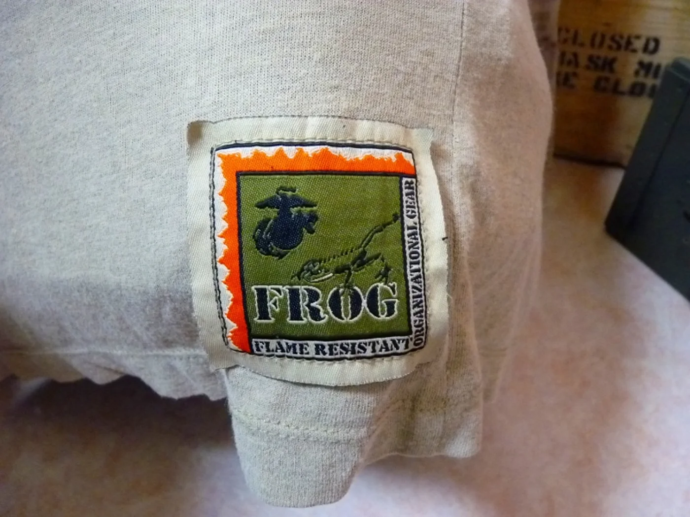 ミリタリーショップ 南国百貨店.COM|沖縄 USMC 海兵隊 FROG コンバットシャツ S-R [ZZ Q-1530 記録写真6