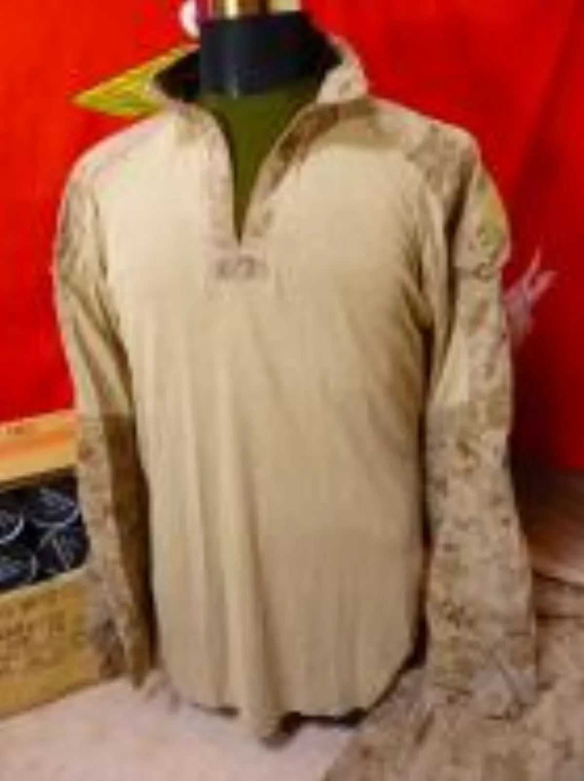 ミリタリーショップ 南国百貨店.COM|沖縄 USMC 海兵隊 FROG コンバットシャツ M-L わけあり [Q-15 記録写真1