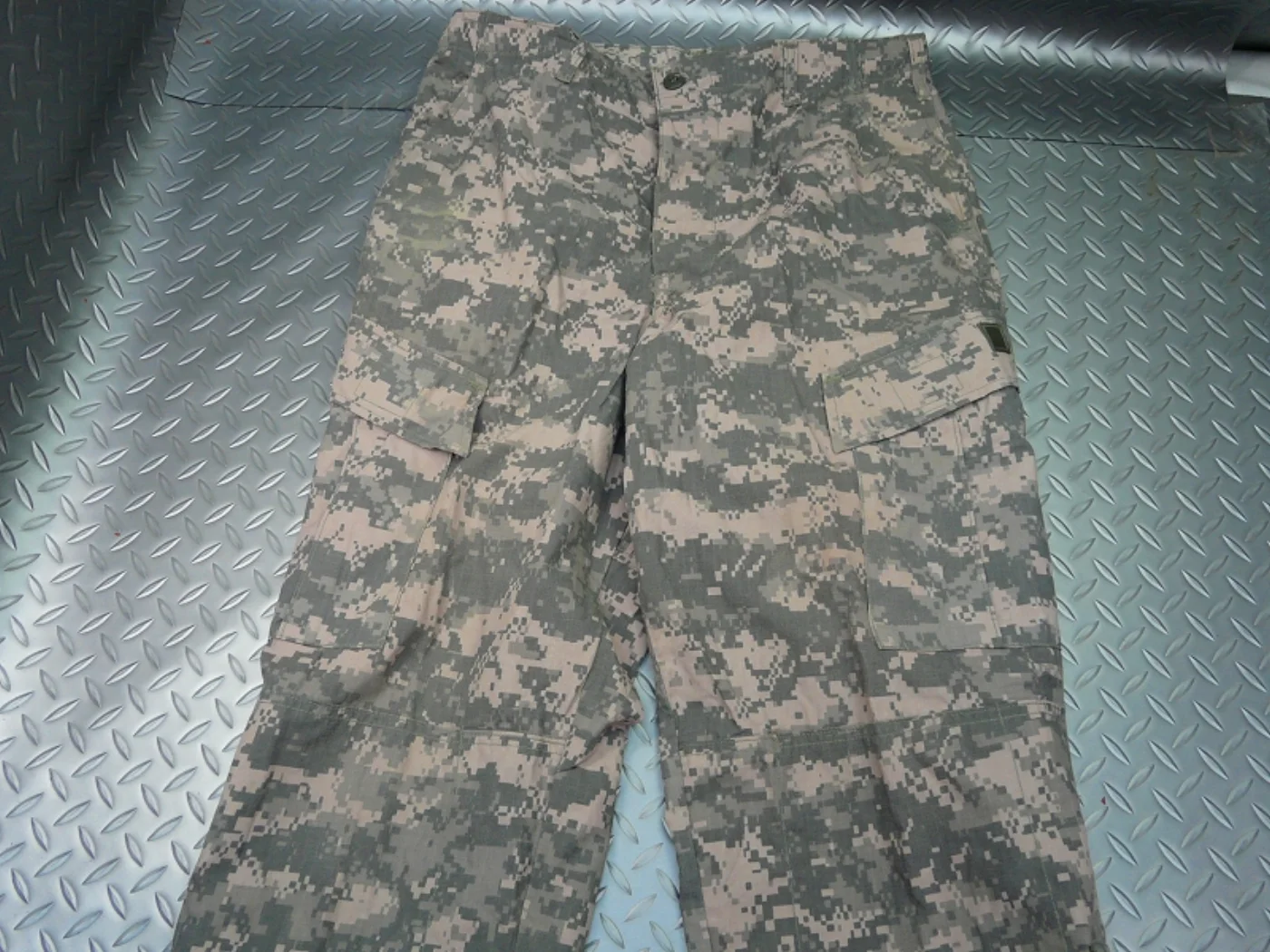 ミリタリーショップ 南国百貨店.COM|沖縄 ACU ARMY戦闘服上下セット M パッチ付き 新品 [Z-1543] 記録写真5
