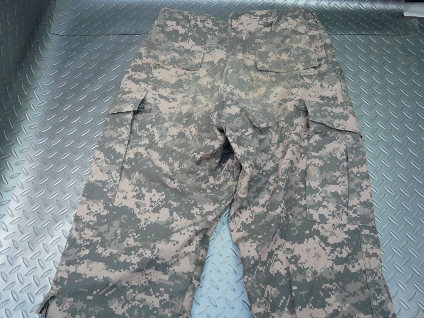 ミリタリーショップ 南国百貨店.COM|沖縄 ACU ARMY戦闘服上下セット M パッチ付き 新品 [Z-1543] 記録写真6