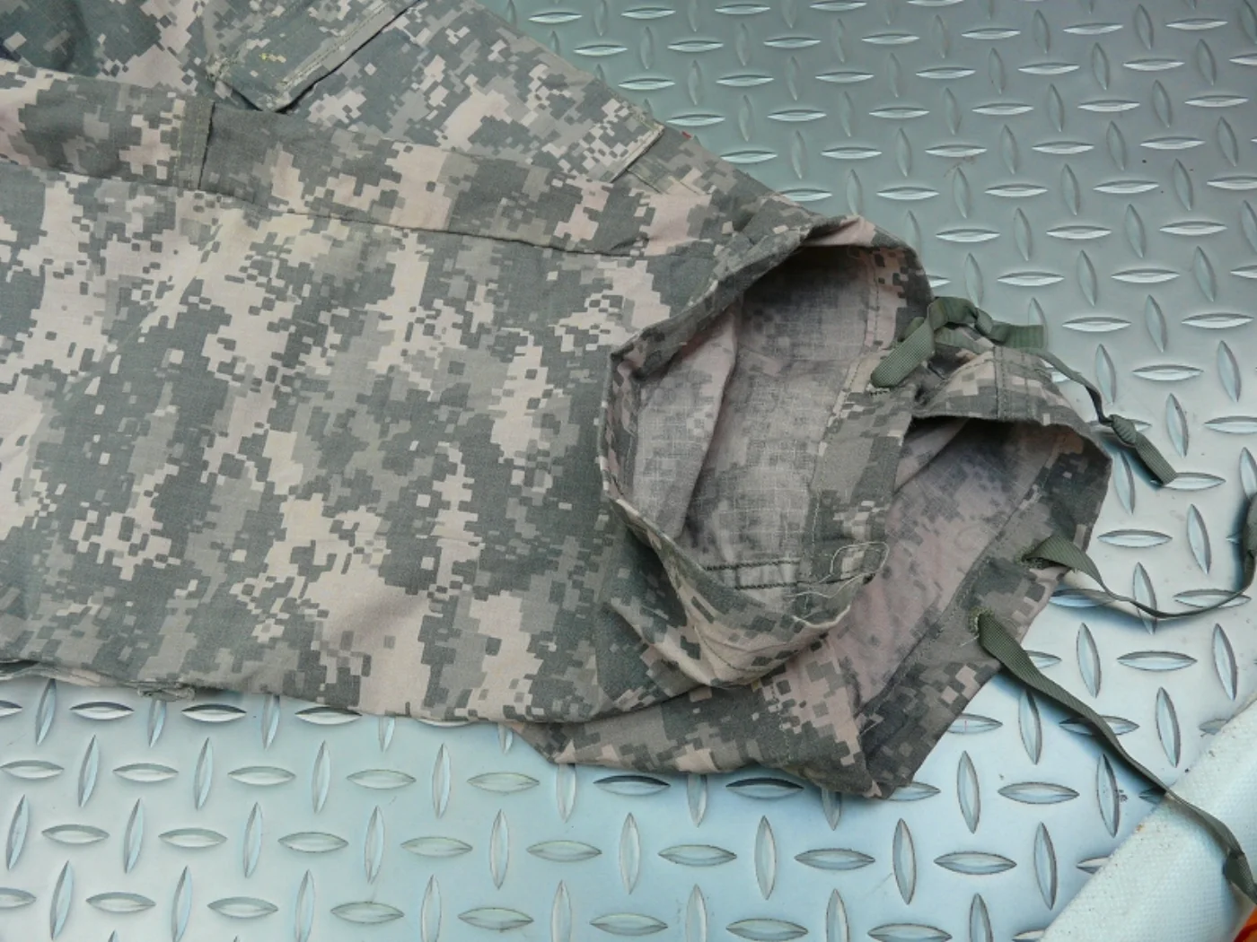 ミリタリーショップ 南国百貨店.COM|沖縄 ACU ARMY戦闘服上下セット M パッチ付き 新品 [Z-1543] 記録写真8