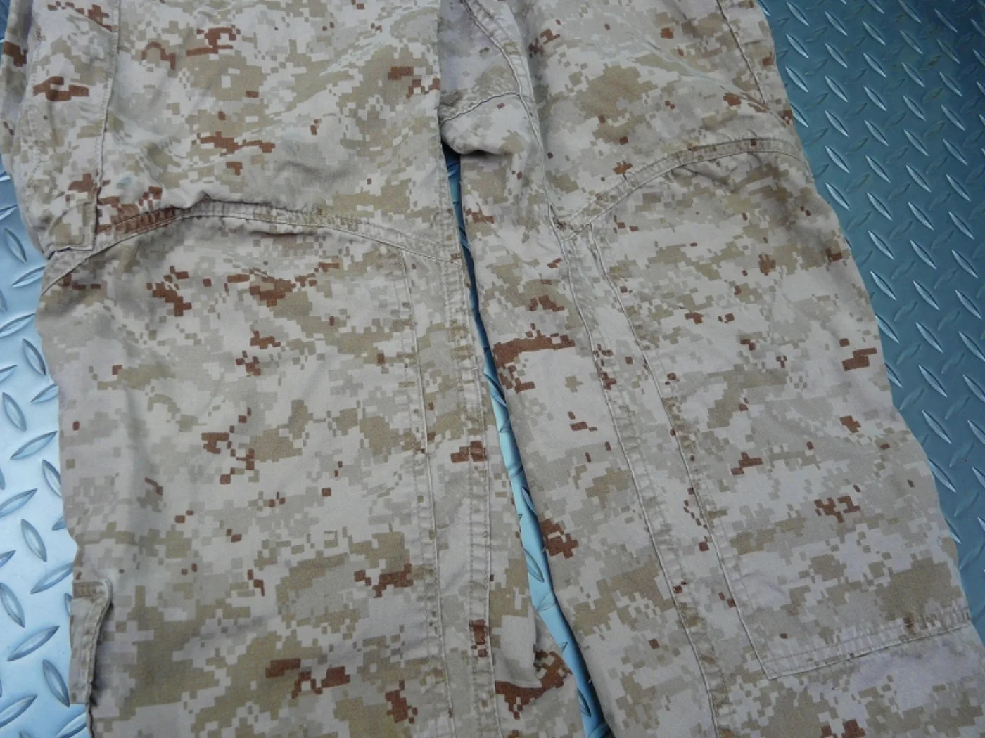 ミリタリーショップ 南国百貨店.COM|沖縄 USMC FROG コンバットパンツ MARPATデザート S-R [Z- 記録写真3