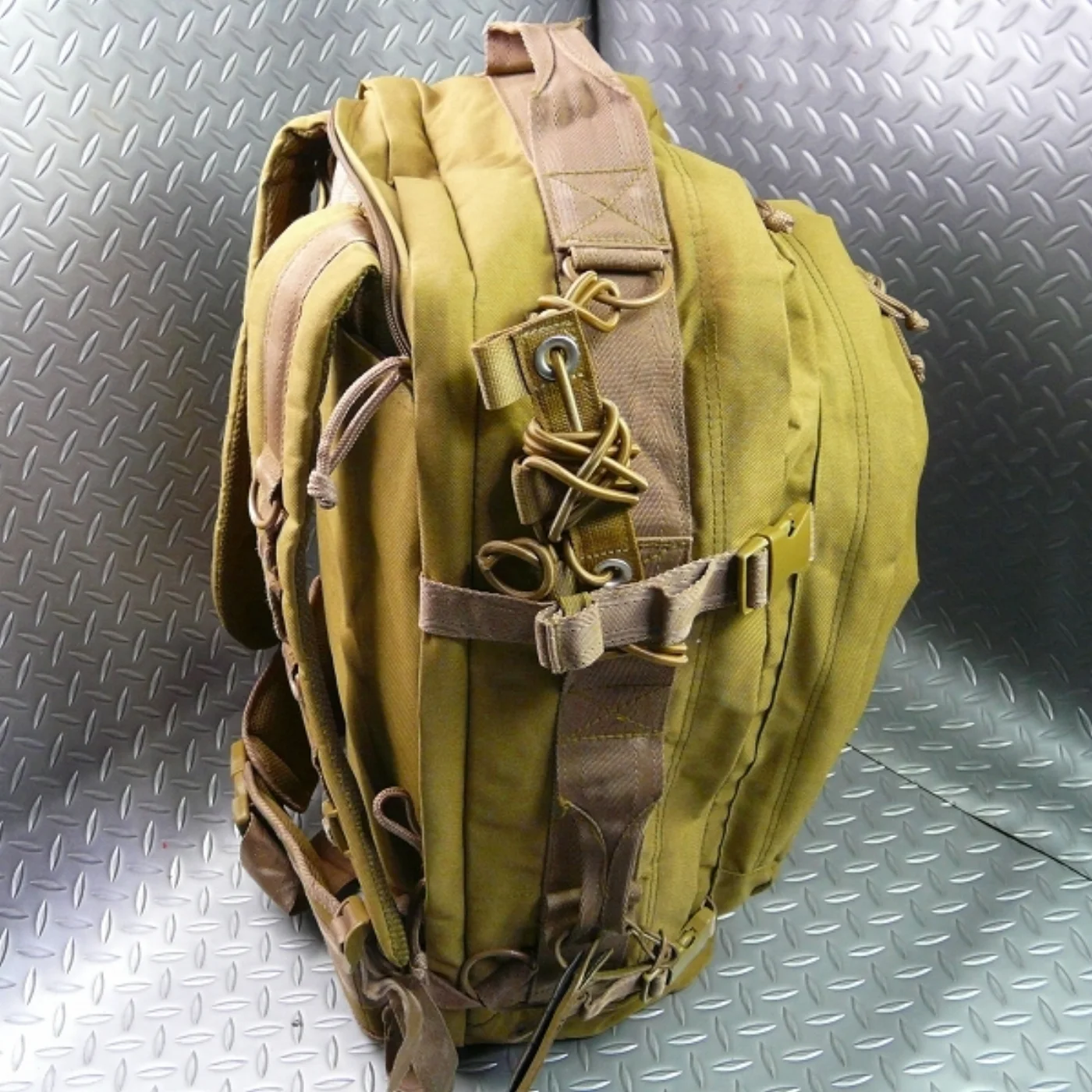 ミリタリーショップ 南国百貨店.COM|沖縄 USMC コヨーテ リュックサック アサルトパック [F-723] - U 記録写真4