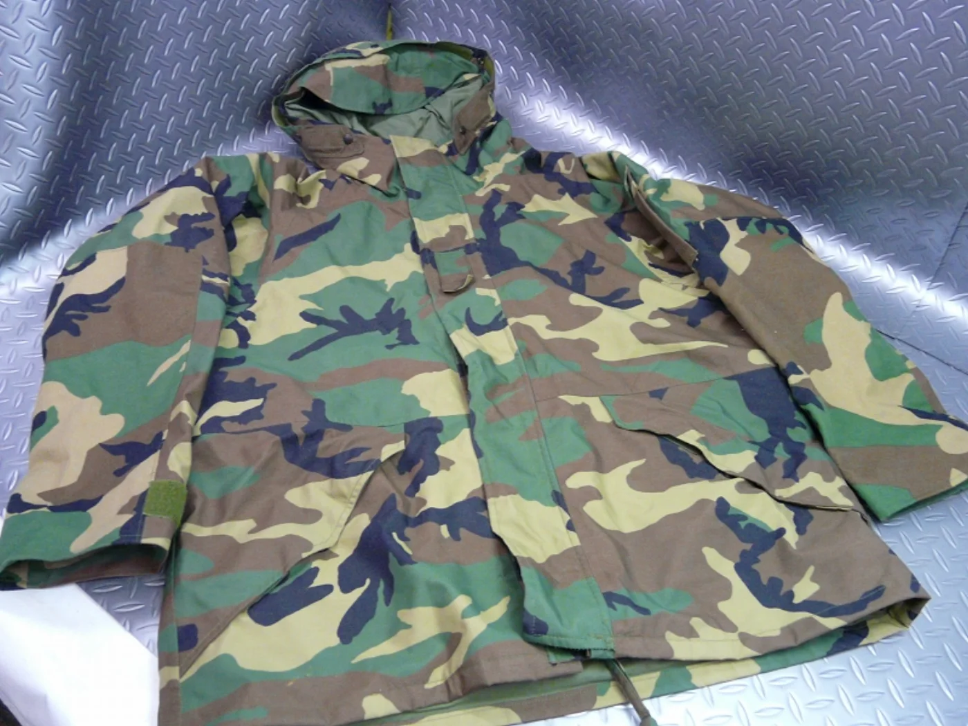 ミリタリーショップ 南国百貨店.COM|沖縄 ゴアテックスパーカー GORETEX L-R 極上品 [K-377] - 記録写真2
