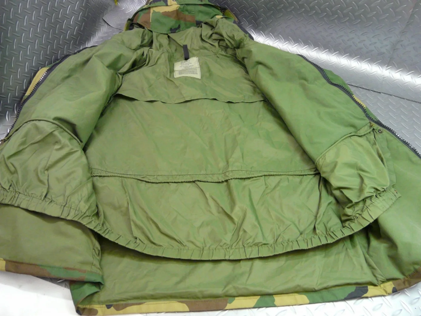 ミリタリーショップ 南国百貨店.COM|沖縄 ゴアテックスパーカー GORETEX L-R 極上品 [K-377] - 記録写真6