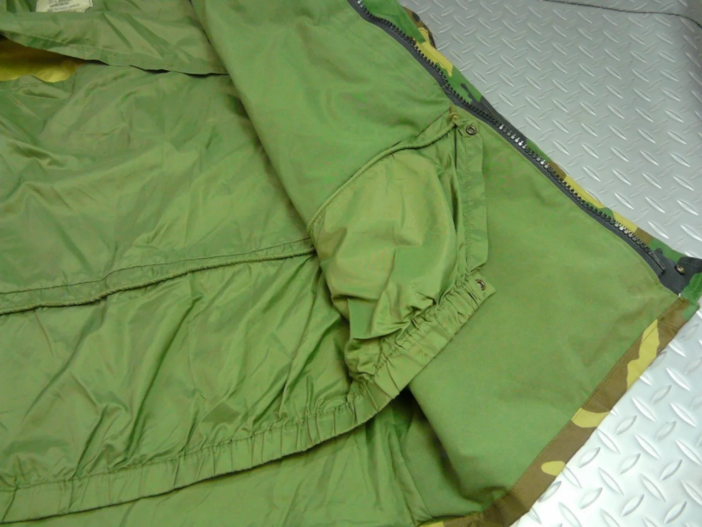 ミリタリーショップ 南国百貨店.COM|沖縄 ゴアテックスパーカー GORETEX L-R 極上品 [K-377] - 記録写真8